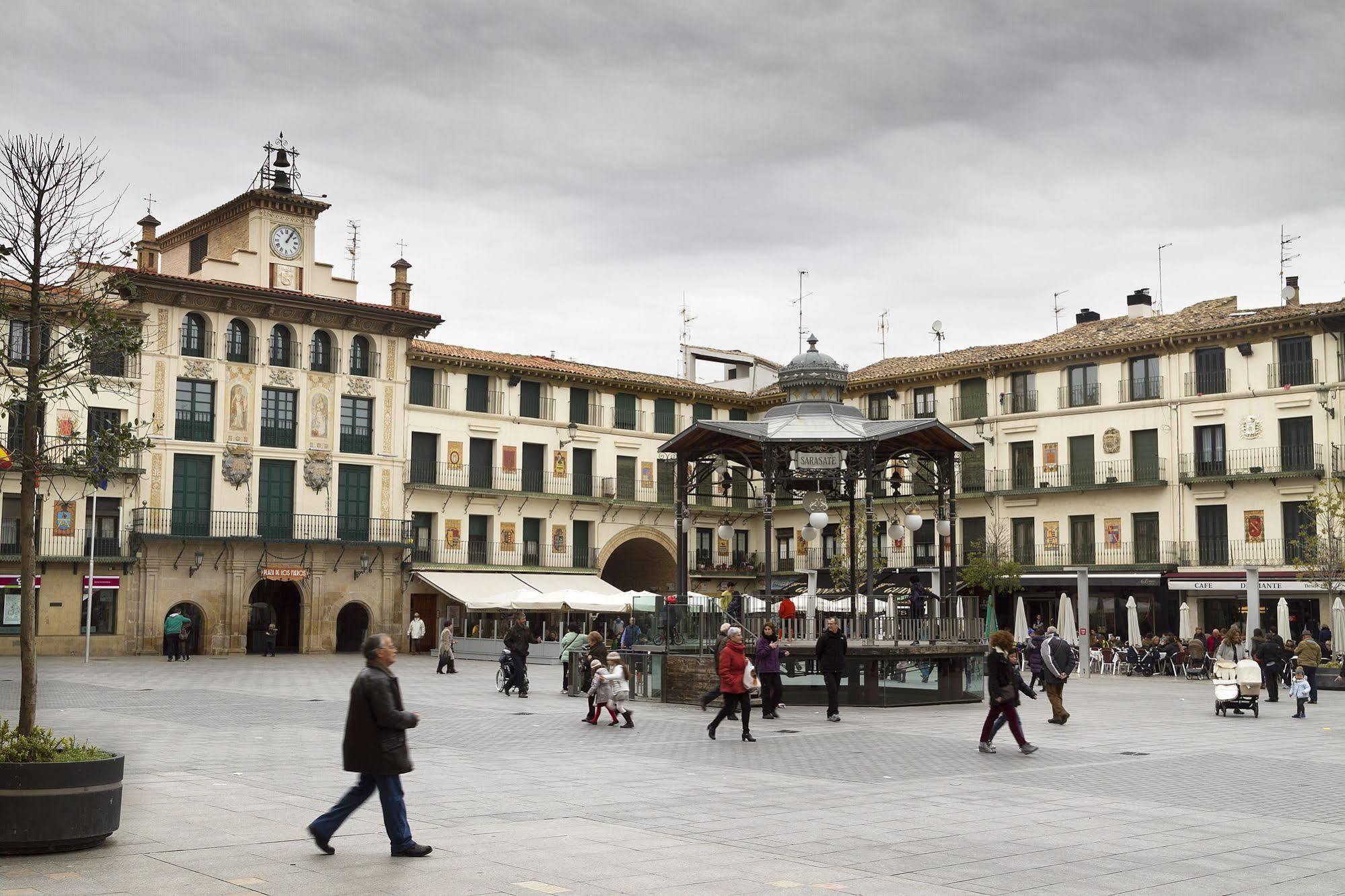 Hotel Santamaria Tudela Kültér fotó